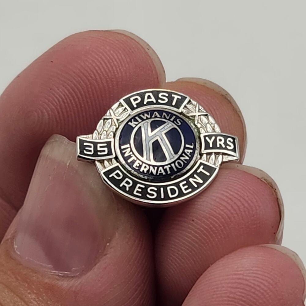 10K Gold Kiwanis International 35 Years Past President Enamel Pin Tie Tack 1.90g